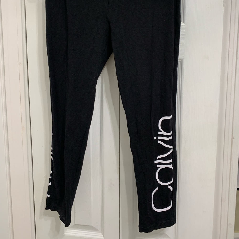 BLACK GENTLY USED CALVIN KLEIN LEGGINGS